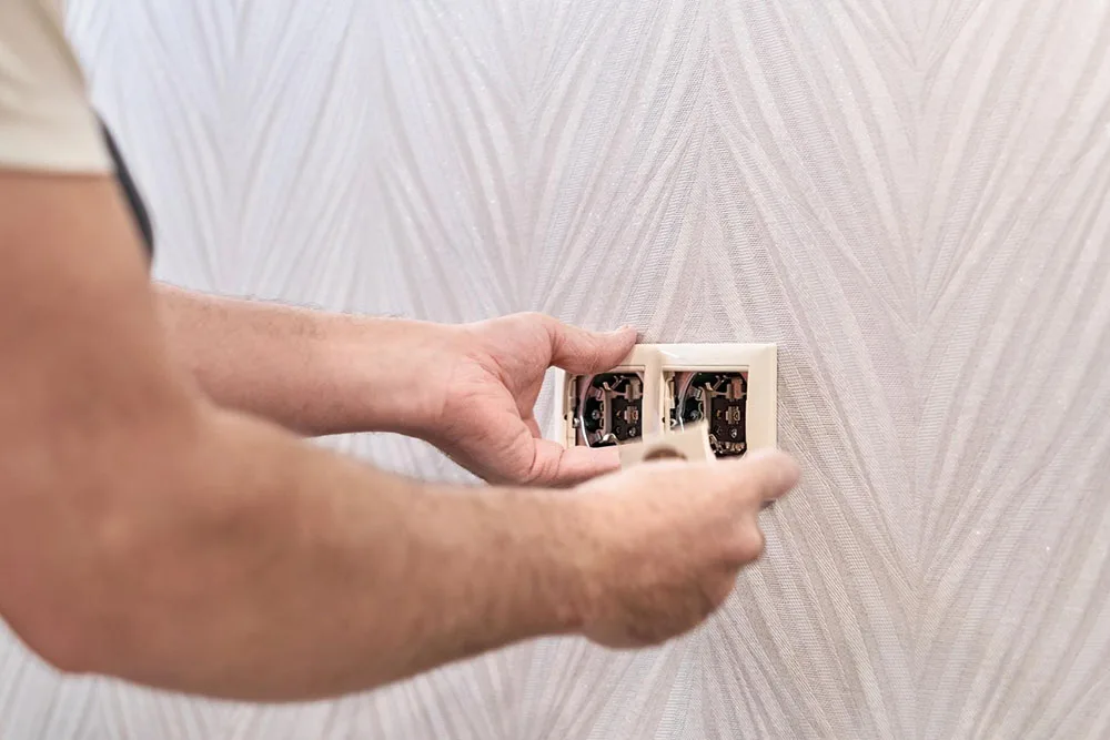 How to Convert a Light Switch to an Outlet